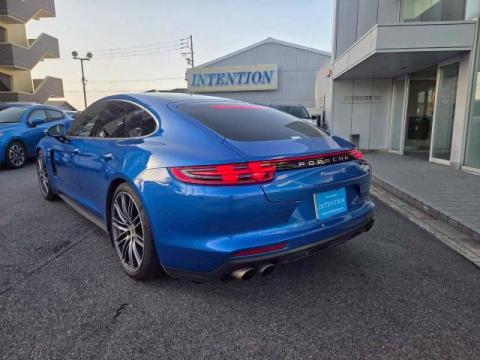 ポルシェパナメーラ4S