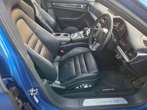 ポルシェパナメーラ4S